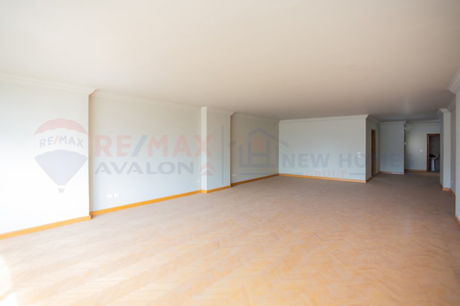 Apartment for sale 270 m Stanly (ِAbdel Aziz Fahmy st - brand building) - first residence
