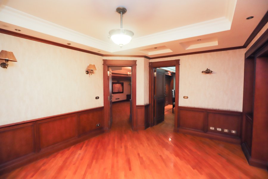 مسطح ادارى للإيجار 390 م سموحة (ش مصطفى كامل)