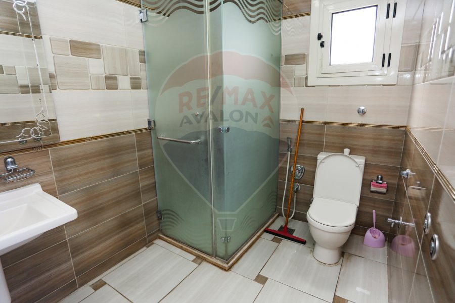 Apartment for sale 300 m Sidi Bishr (next to the Hilton)