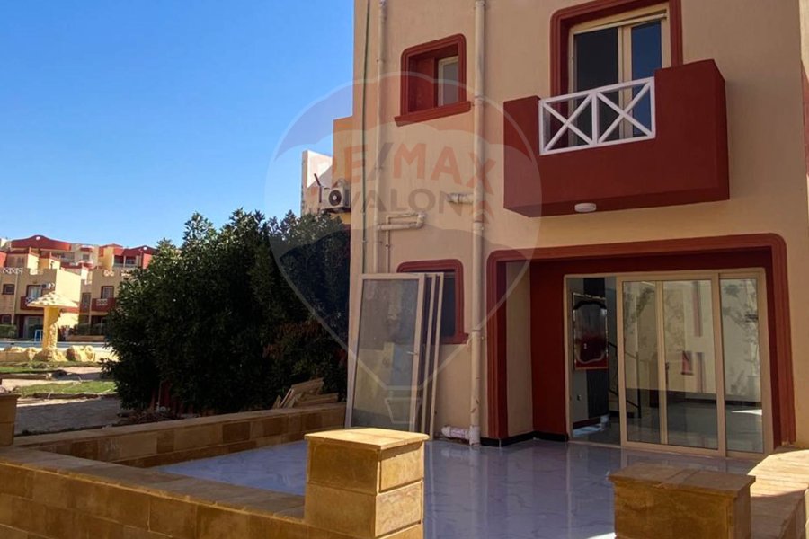 فيلا ستاند الون للبيع (بيرلا مارينا) 250 م