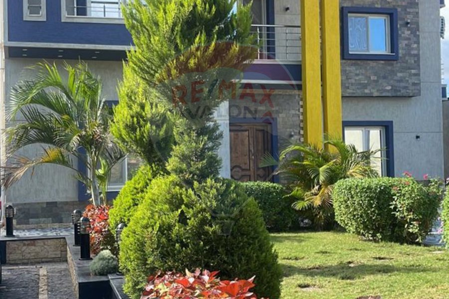 Stand alone villa for sale (Venice Compound - King Mariout)