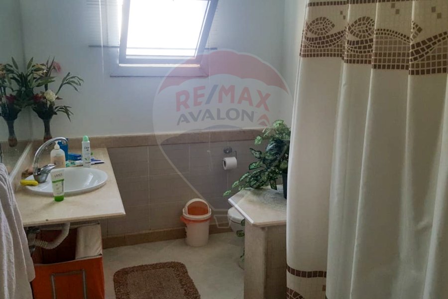 Chalet + garden for sale on the coast (Marina Gardens Village) 155 m