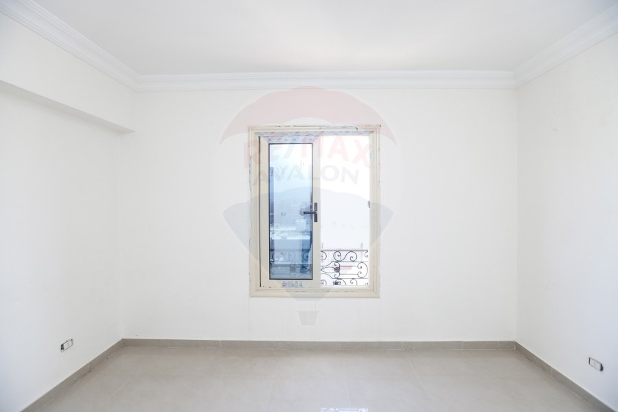 Apartment For Sale 175 m Sporting (Directily On taram station)