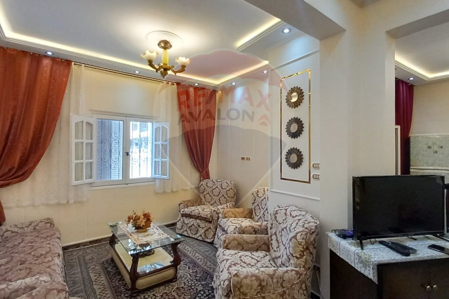 Furnished apartment for rent 128 m San Stefano (directly on the sea)