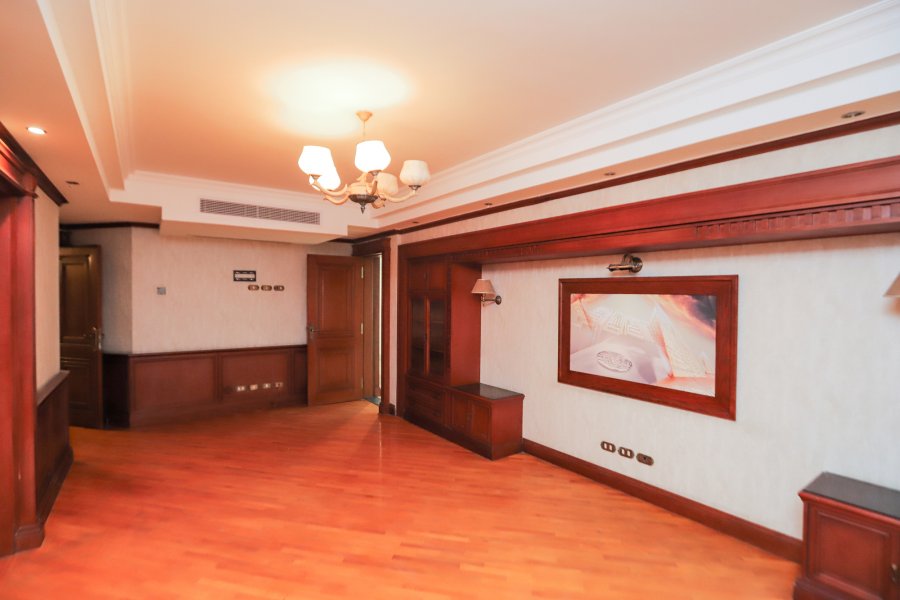 مسطح ادارى للإيجار 390 م سموحة (ش مصطفى كامل)