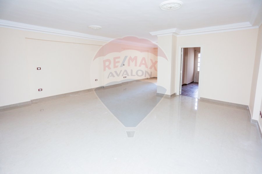 Apartment for sale 160 m Stanly (Branshed from the sea - Behind Sultana Stanly)