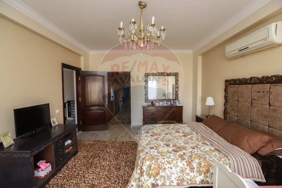 Apartment without Furniture for Rent 900 m King Marriott (Taksem El Gamarek)