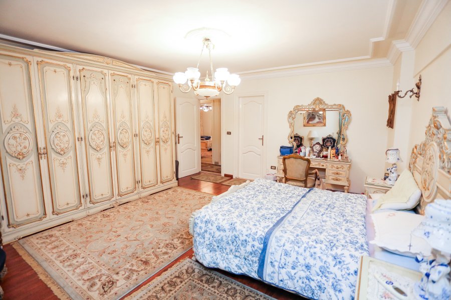 Apartment for Sale 277 m gleem (directely on taram station)