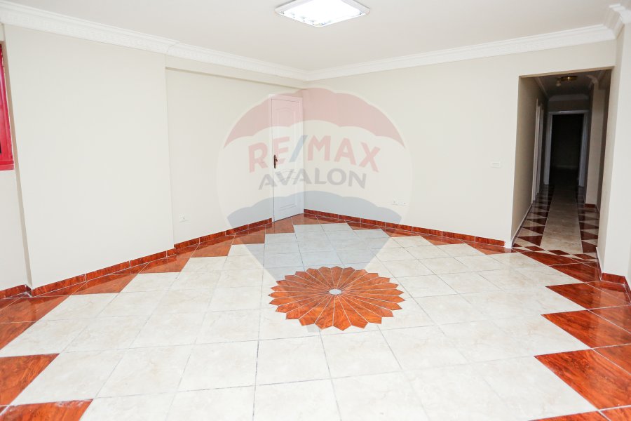 Apartment for rent 265m Rushdy (directly on the tram)