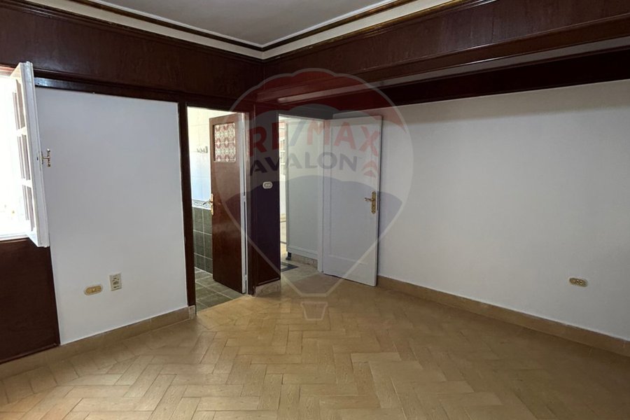 Apartment for sale 175 m Al Azareeta (next to Andalusia Hospital)