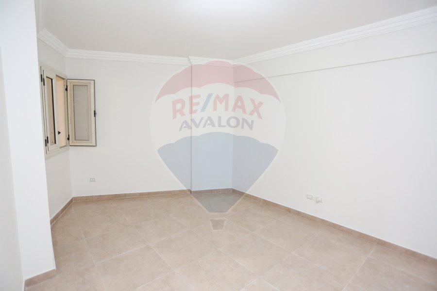 Administrative apartment For rent 310 m Smouha (Green Towers)