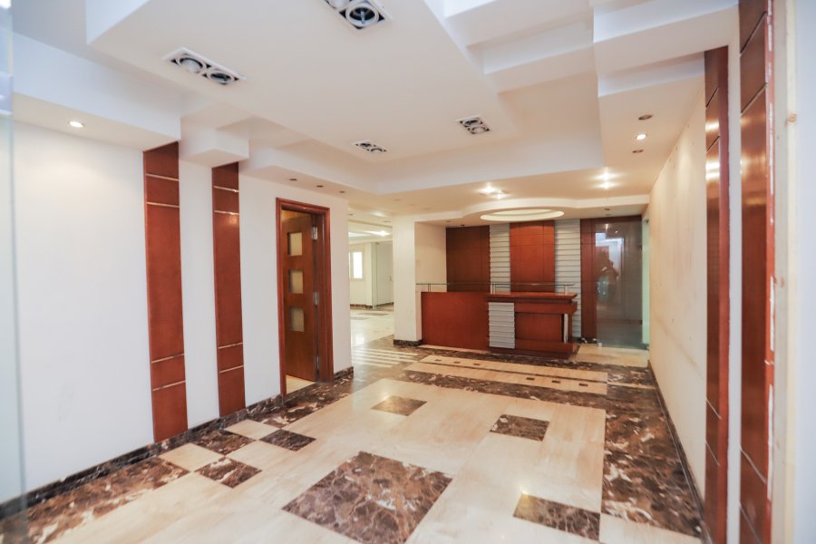 مسطح ادارى للإيجار 390 م سموحة (ش مصطفى كامل)