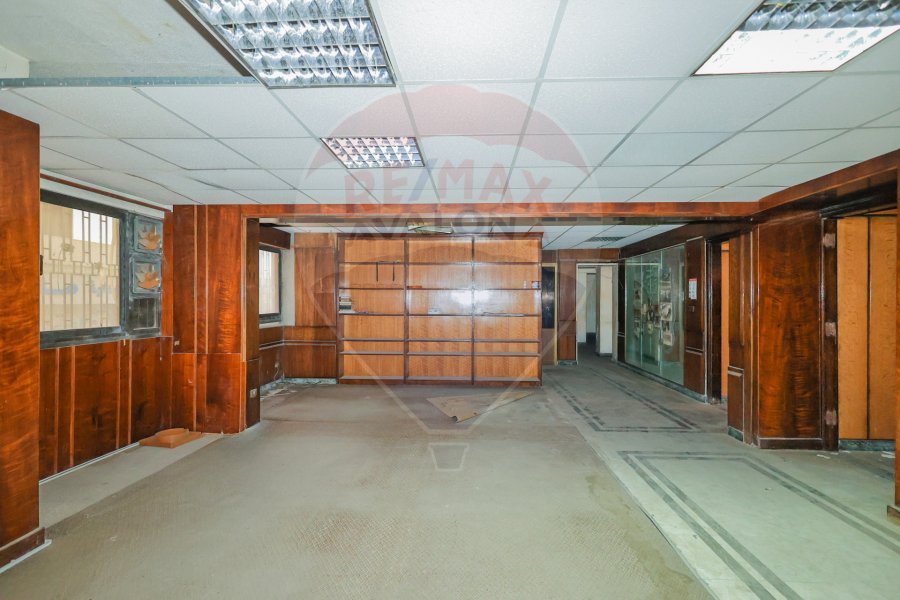 Administrative and Commercial Unit for sale 350 m Smouha (in front of Hatem mosque)