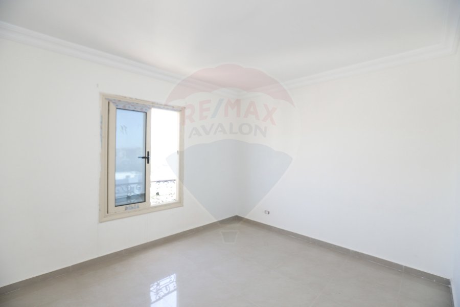 Apartment For Sale 175 m Sporting (Directily On taram station)