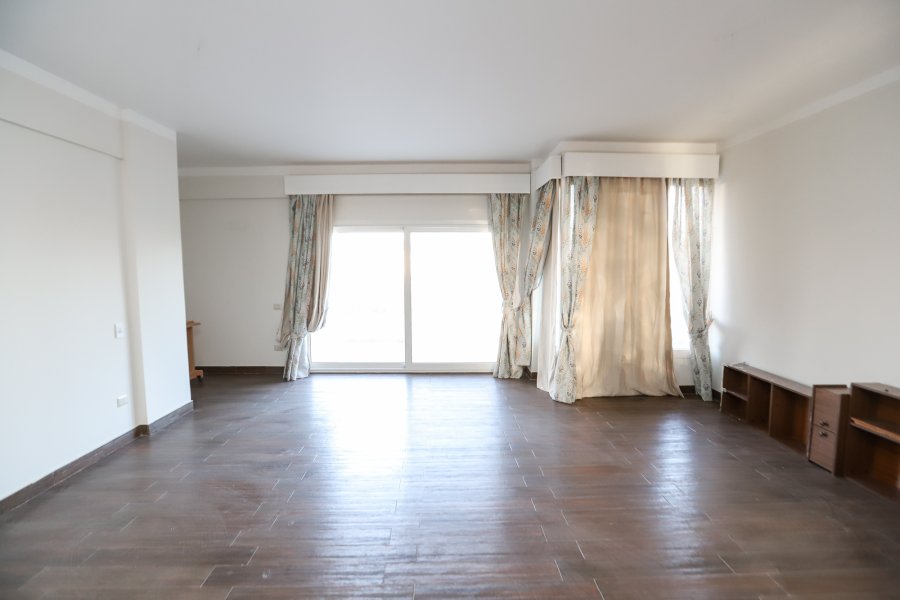 Licensed & Registered Villa for sale 650m King Marriott (Compound 8)