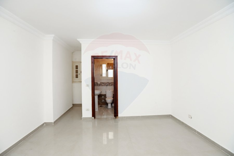 Apartment For Sale 175 m Sporting (Directily On taram station)