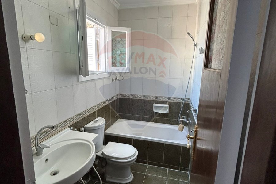 Apartment for sale 175 m Al Azareeta (next to Andalusia Hospital)