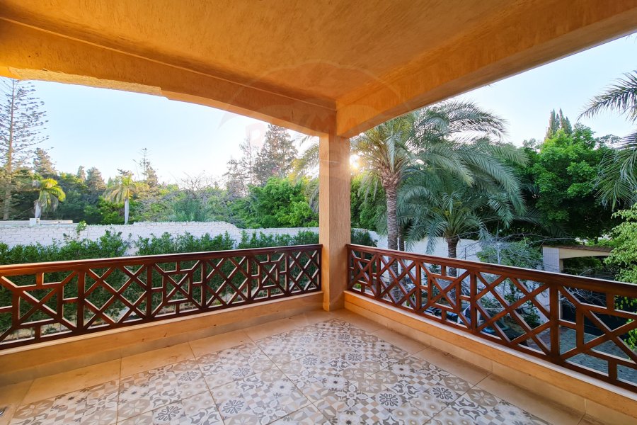فيلا للبيع 1,650 م كينج مريوط (خلف الديزرت هوم)