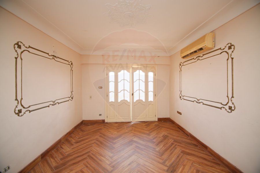 Apartment For Sale 140 m Al Shatby (Directly On tram station)