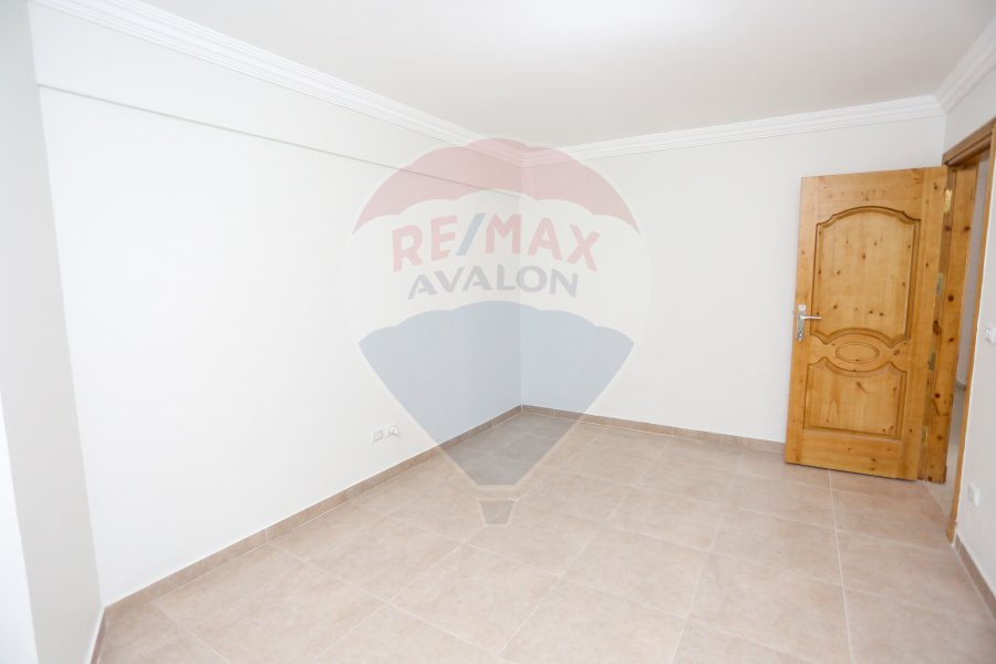 Administrative apartment For rent 310 m Smouha (Green Towers)