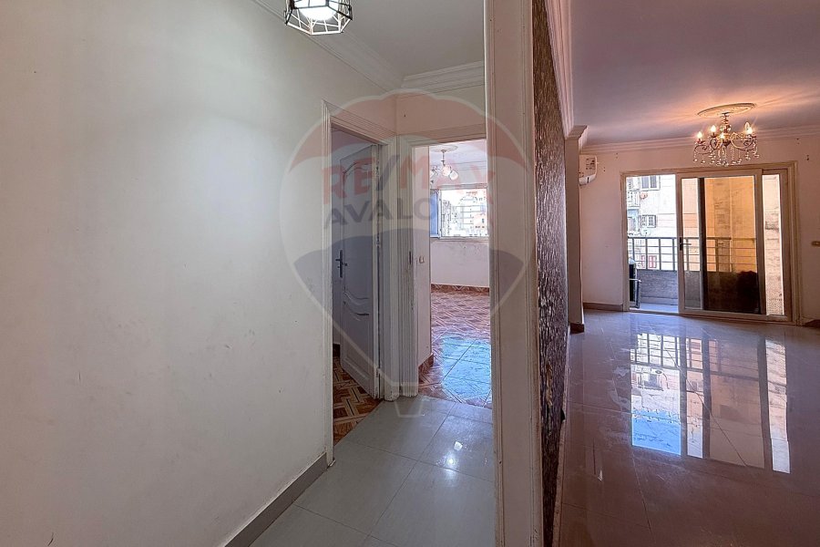 Apartment for sale 100 m Camp Caesar (Steps from Port Said St)