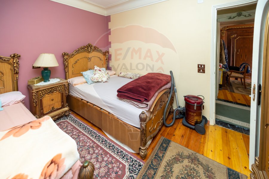 Apartment for sale 150 m Mostafa Kamil (steps from Abu Qer st.)