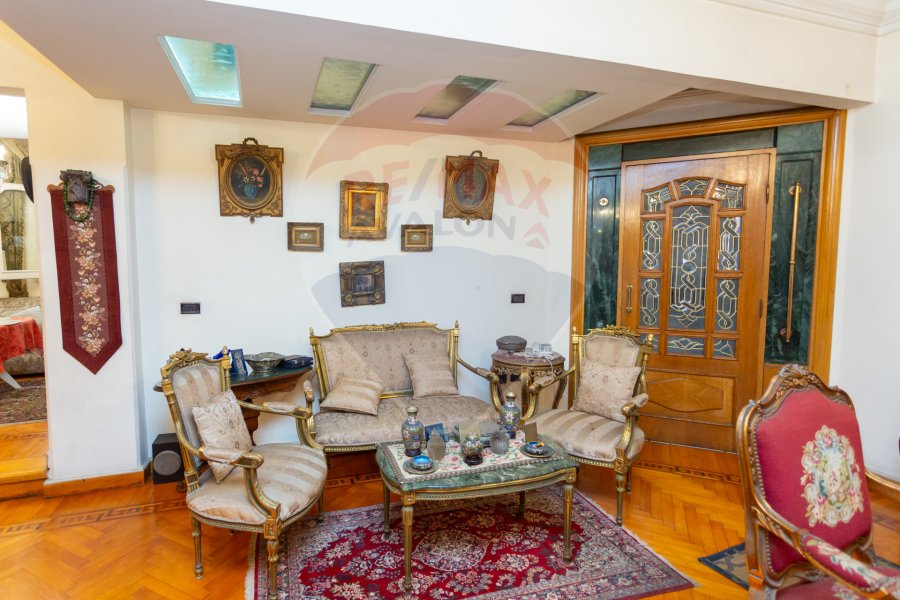 Penthouse apartment for sale 340 m Glim (Mostafa Fahmy St. - Steps from the sea)