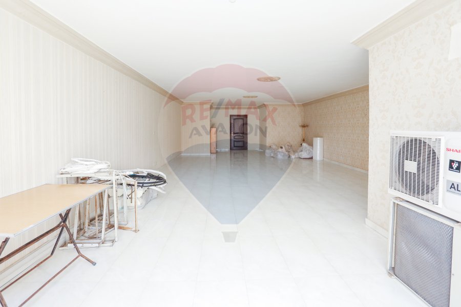 Apartment for sale 260 m Lauran (Asmail Serhank St.)