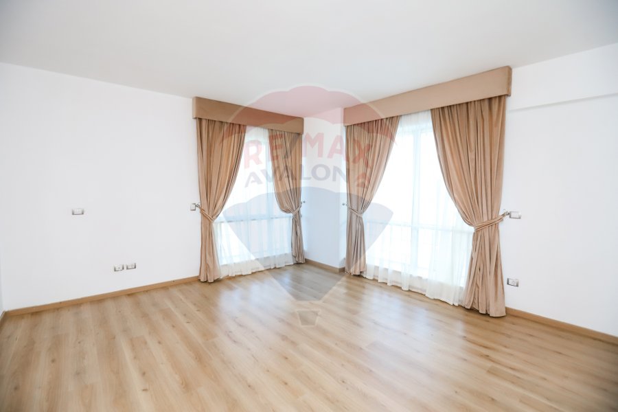 Apartment for Rent 220 m Smouha (El gish Towers)