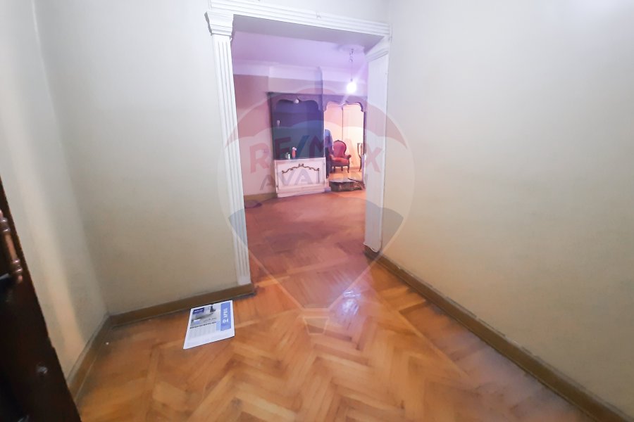 Apartment For Rent 130 m San Stefano ( steps from the teram )