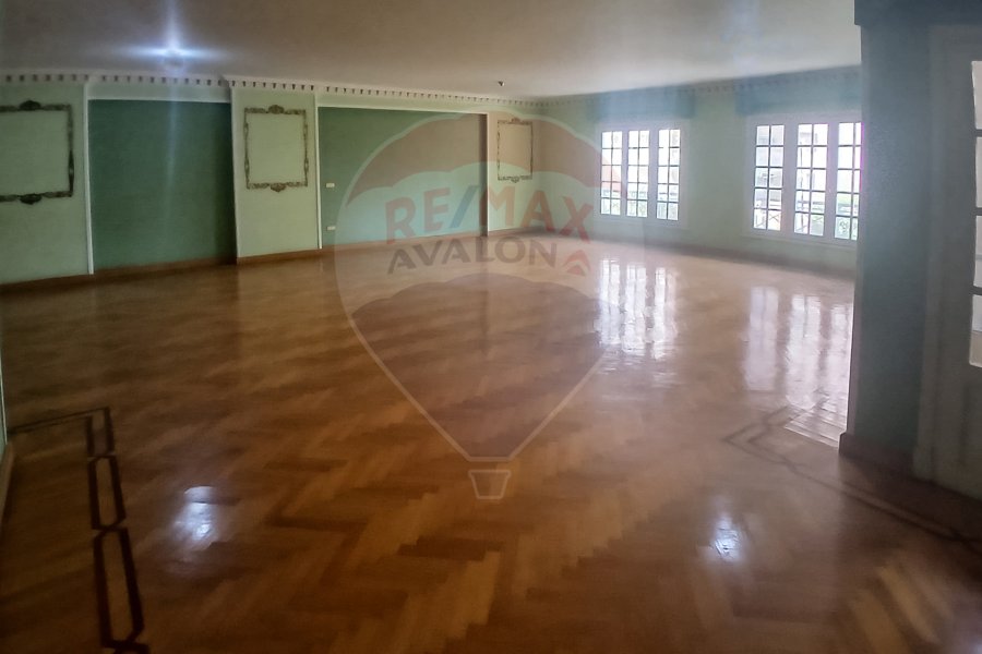 Apartment for sale 360 ​​m Gianaclis (Zou El-Faqar St.)