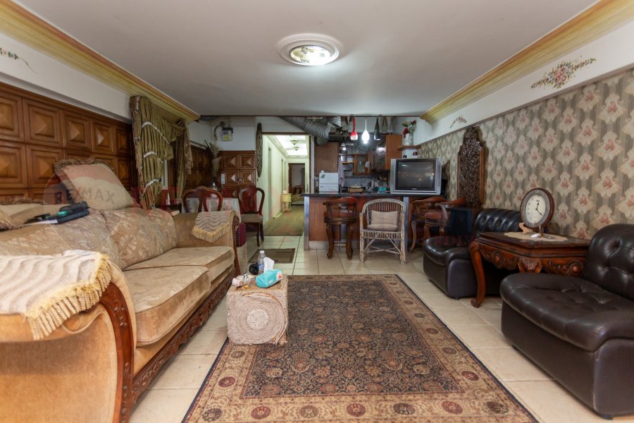 Apartment for sale 225 m Camp Chezar (directly on the sea)