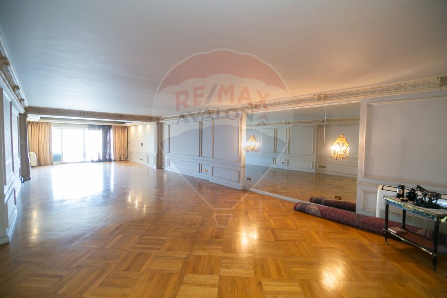 Apartment for sale 335 m San Stefano (steps from the sea - Brand Building)