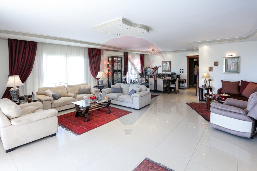 شقة للبيع 200 م ستانلي (علي البحر مباشرة) الشقة على ناصية