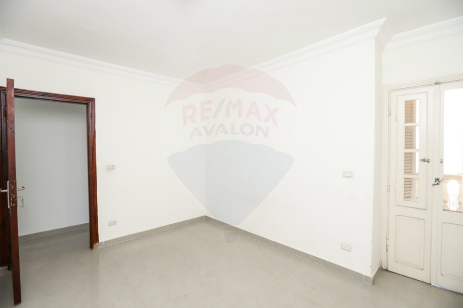 Apartment For Sale 175 m Sporting (Directily On taram station)