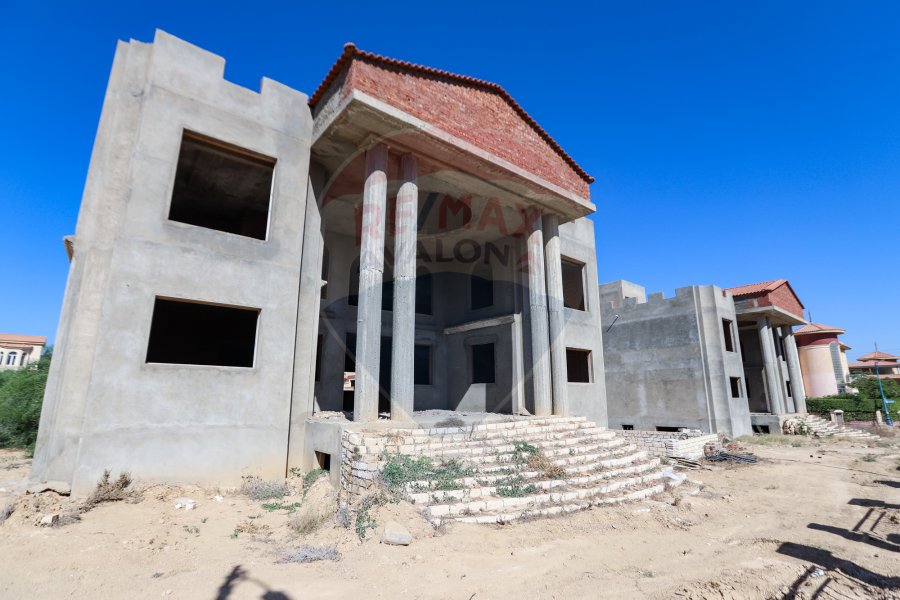قصر للبيع 1235 م كينج مريوط ( كومباوند العروبة)