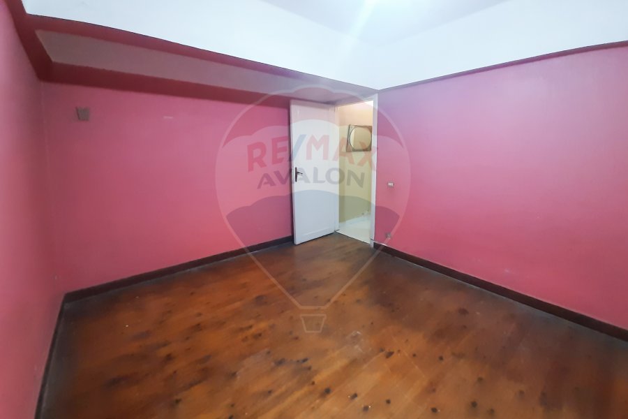 Apartment For Rent 130 m San Stefano ( steps from the teram )
