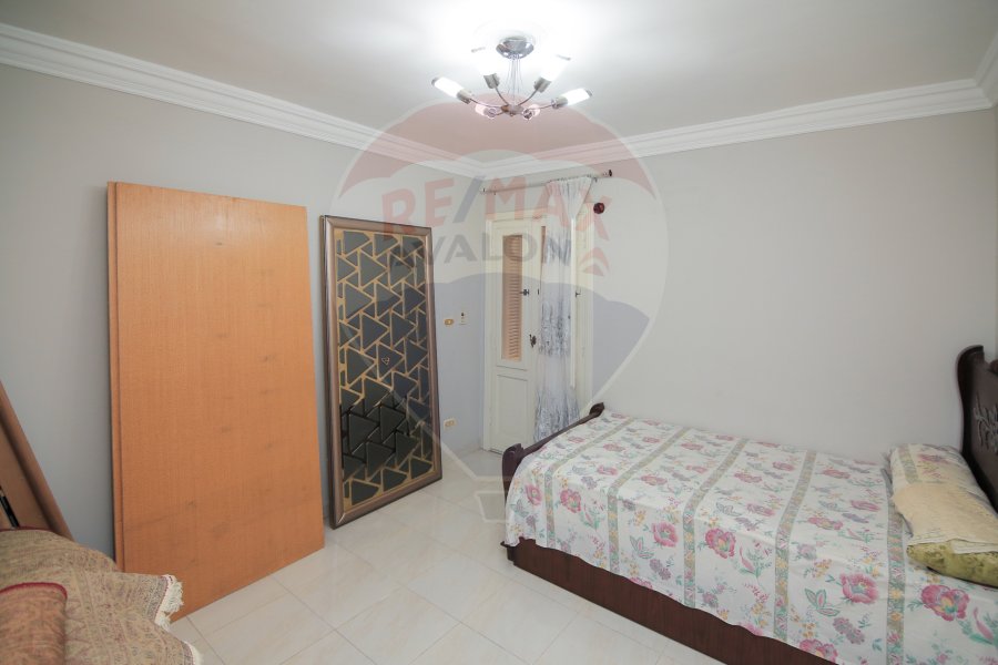 Apartment for sale 100 m Sporting (Behind Jeddah Hotel)