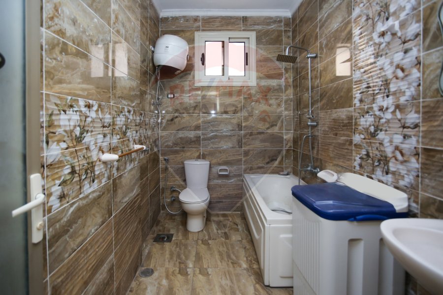 Duplex for sale 200 m Miami (Khaled Ibn El-Walid main st)