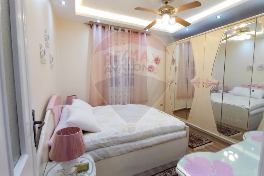 Furnished apartment for rent 128 m San Stefano (directly on the sea)