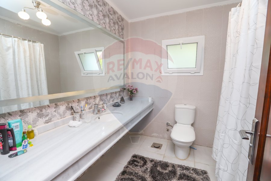 Apartment without Furniture for Rent 900 m King Marriott (Taksem El Gamarek)