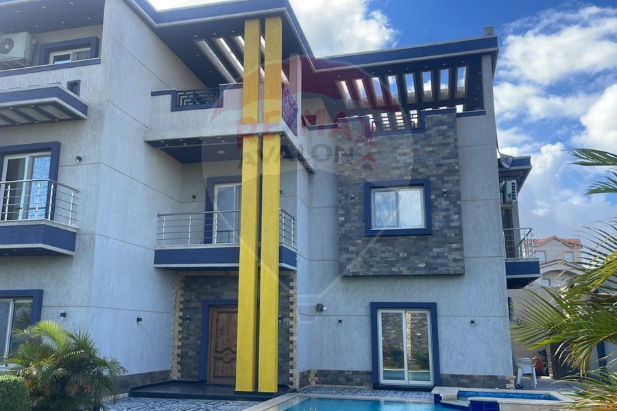 Stand alone villa for sale (Venice Compound - King Mariout)