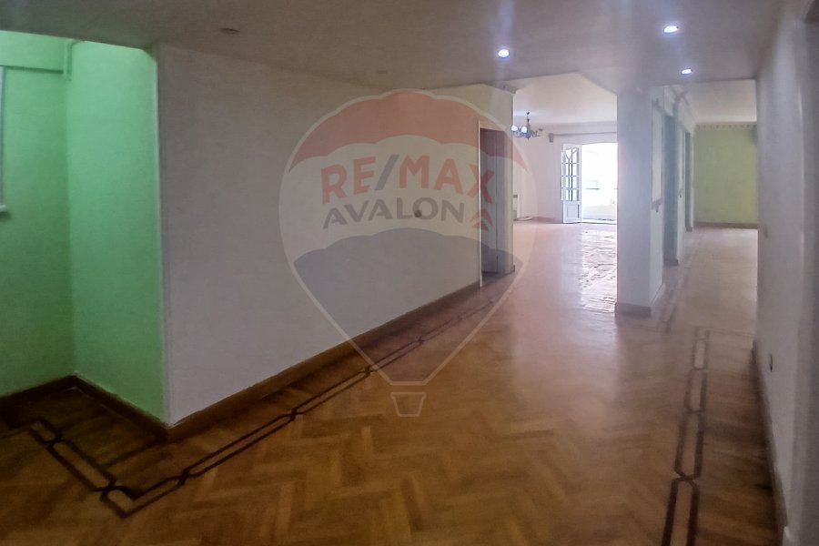 Apartment for sale 360 ​​m Gianaclis (Zou El-Faqar St.)