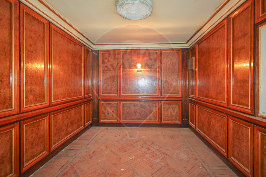 Administrative and Commercial Unit for sale 350 m Smouha (in front of Hatem mosque)