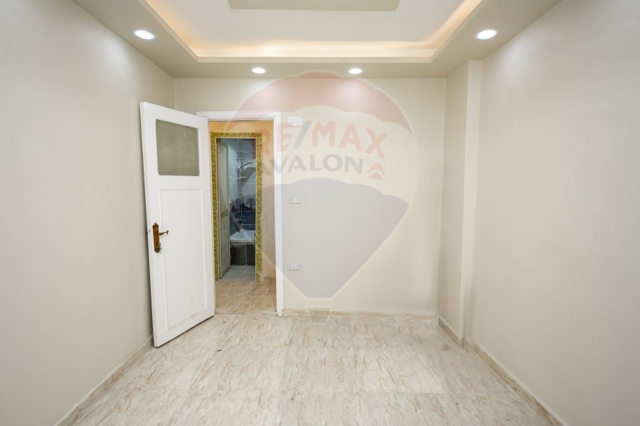 Licensed apartment for sale 135 m Miami ( Branched from Gamal Abdelnasser St)