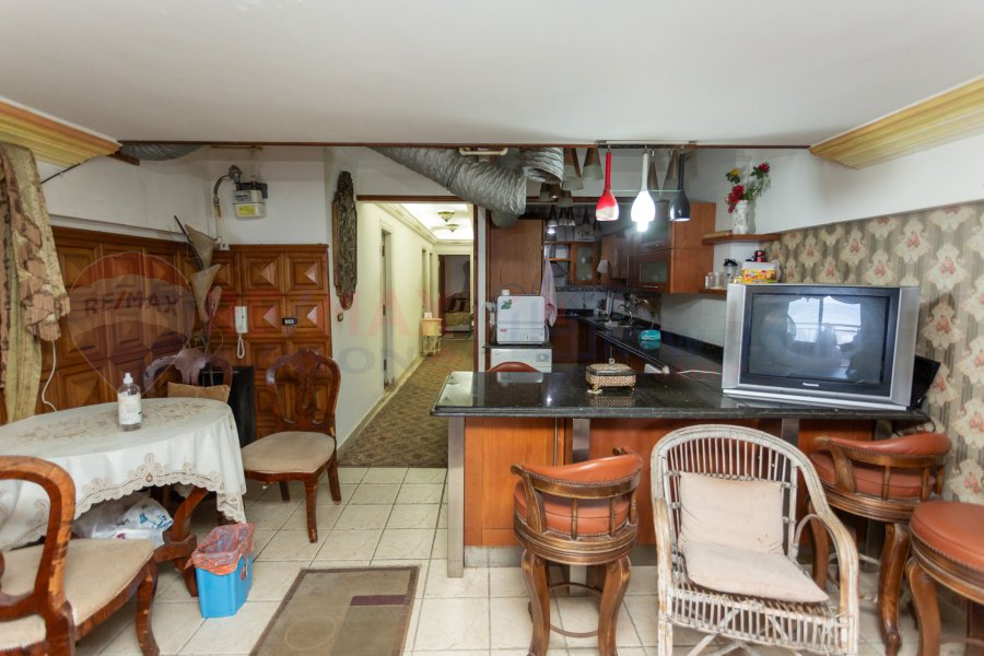 Apartment for sale 225 m Camp Chezar (directly on the sea)