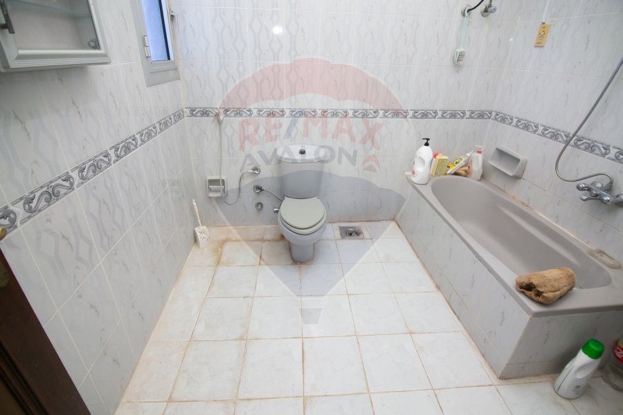 Stand alone villa for sale 1,050 m King Mariout (Elmosher st.)