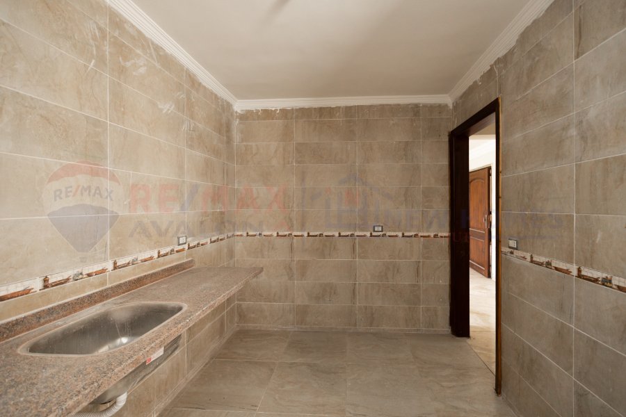 Apartment for rent 185 m in Ibrahimiya (steps from Sporting Club)