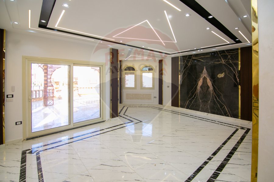 فيلا ستاندالوان للبيع (بيرلا مارينا) 330 م
