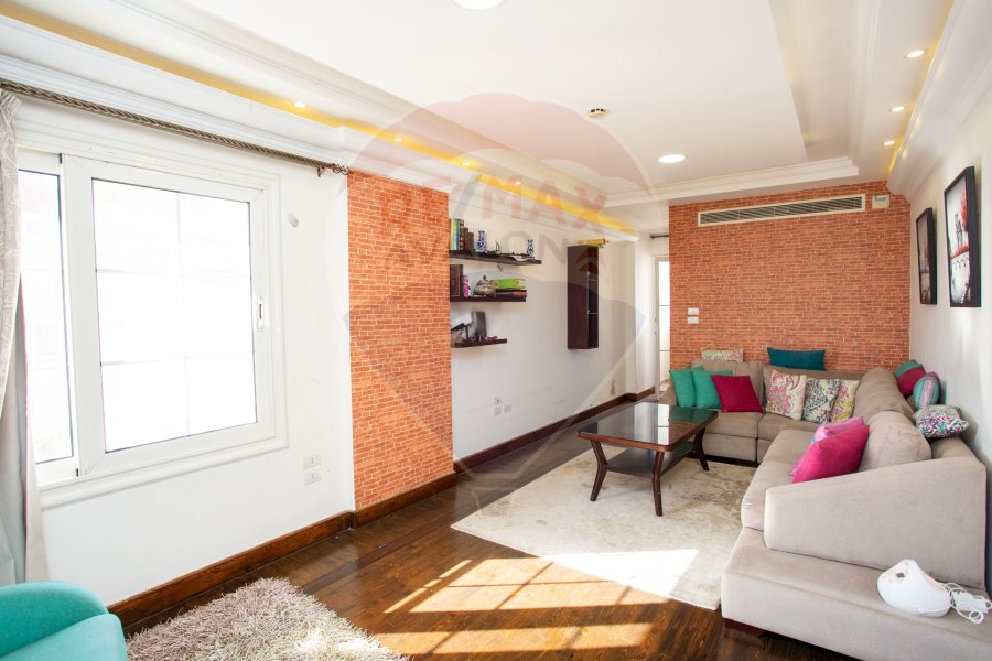 Apartment for sale 305 m Sporting (Omar Lotfy St)